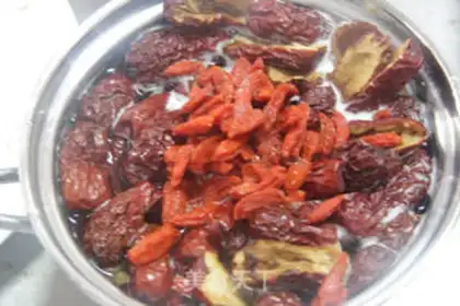Make Red-tree egg cinnamon tea step 3