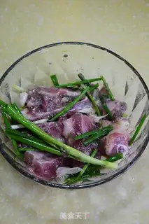 Make Crawling shrimp sauce and steaming ribs step 3