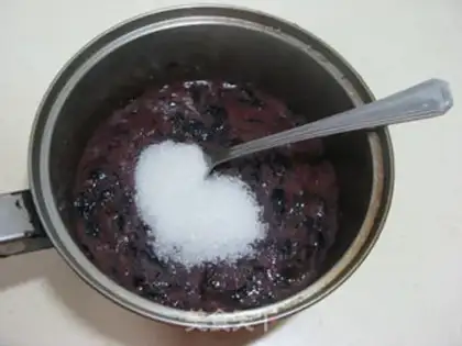 Make Homemade blueberry sauce step 1
