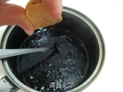 Make Homemade blueberry sauce step 3