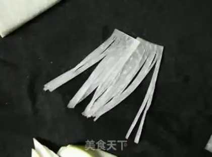 Make Peacock on white carrots step 3