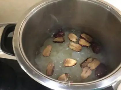 Make Silver-eared porridge step 2