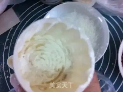 Make Rose pine inn cake step 13