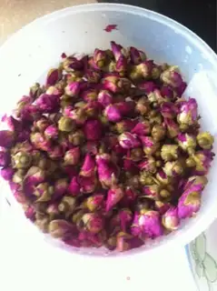 Make Rose red sugar step 0