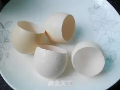 Make Shell egg pudding step 1