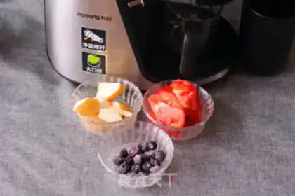Make Tomato blueberry Sydney step 0