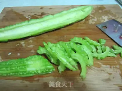 Make Garlic bitter melon step 0