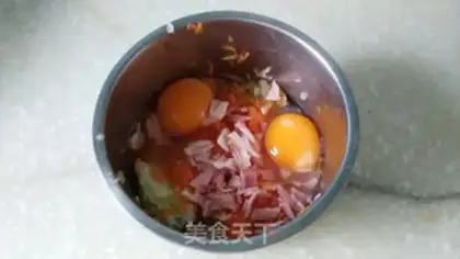 Make Old cucumber egg pancakes step 2