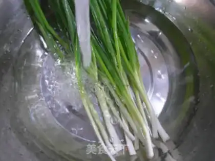 Make Onion fried eggs step 1