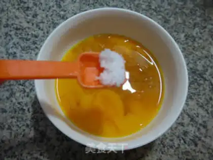 Make Onion fried eggs step 4