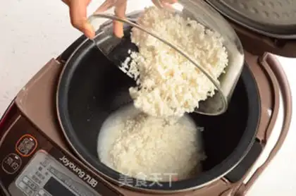 Make A pot of seafood step 0
