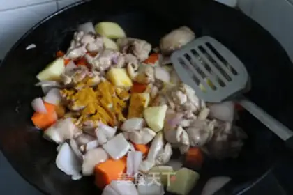 Make Coconut curry chicken step 4