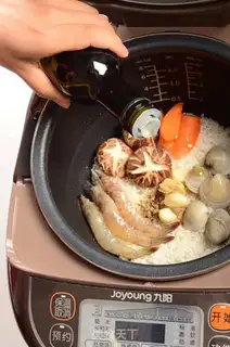 Make A pot of seafood step 2