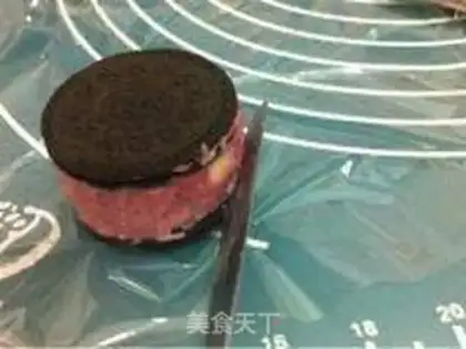 Make Cookie sandwich ice cream step 5