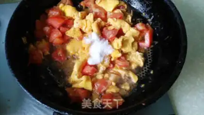 Make Tomato fried eggs step 7