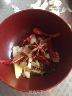 Make Thirteen fragrance lobster step 1