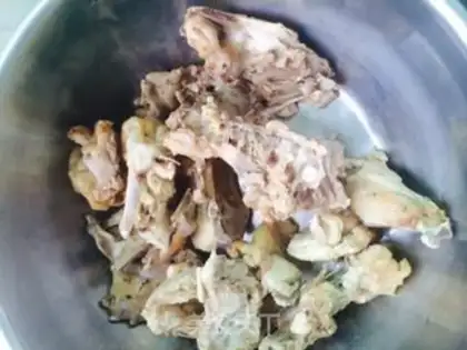 Make Sour, sweet, fried chicken bones step 0
