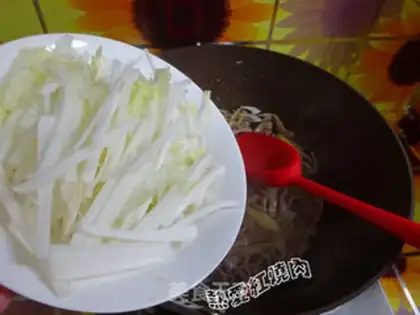 Make A fan of doll food step 6