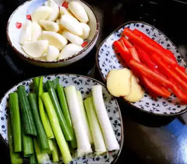 Make Garlic and yellow step 1