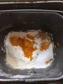 Make Pumpkin coconut bread step 1