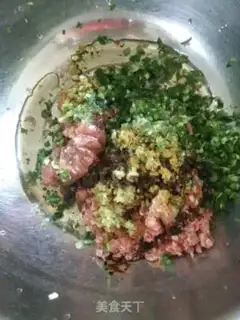 Make Big meat dumplings step 3