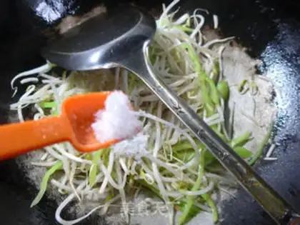 Make Pelican sprouts step 4