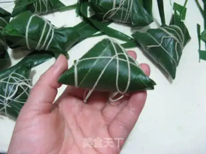 Make Corn leaves and red dates step 7