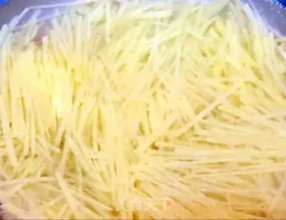 Make Spicy potatoes step 1