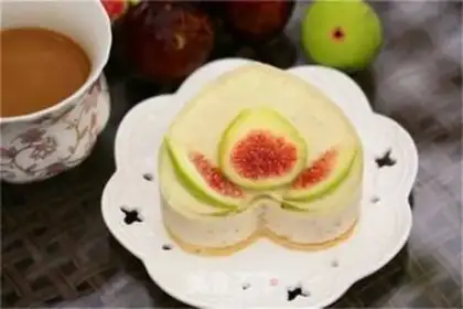 Make A fig mousse cake step 17