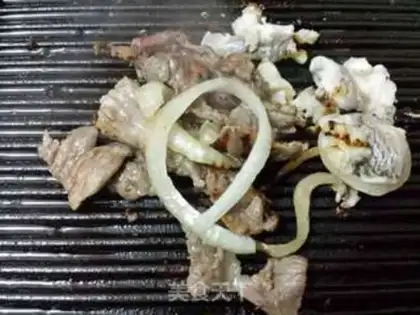 Make When seafood is burning iron and vegetables step 5