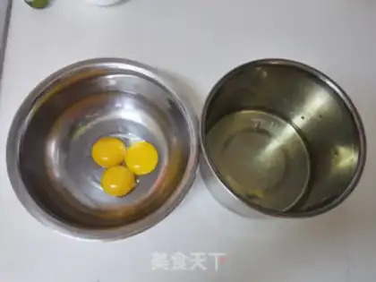Make SpongeBob cake step 1