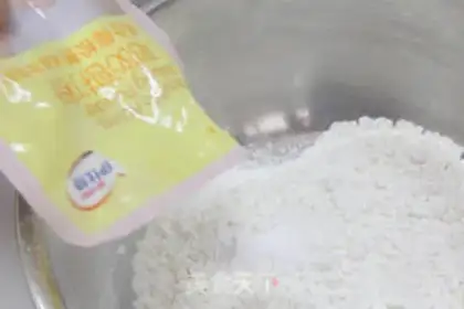 Make Fresh lemon cake step 4