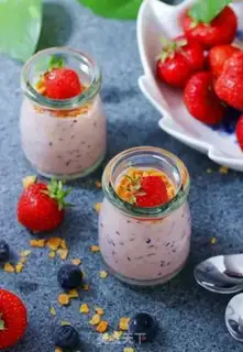 Make Summer berries, yogurt step 4