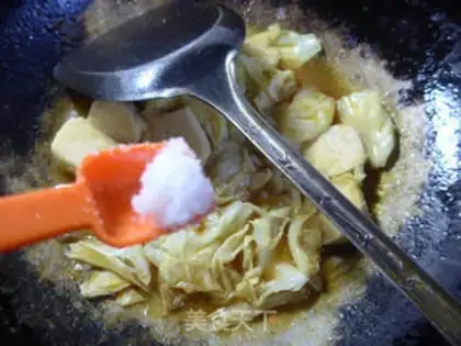 Make Curry ink fishball cabbage step 6