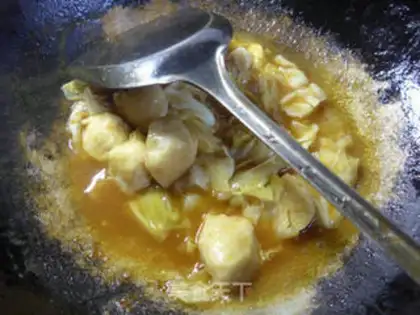Make Curry ink fishball cabbage step 8