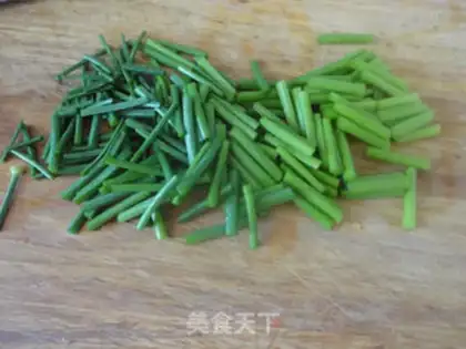 Make Scrambled eggs step 1