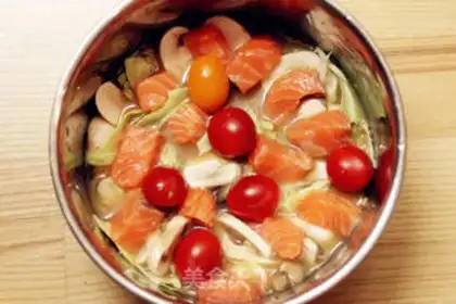 Make Snack salmon mushroom stew step 2