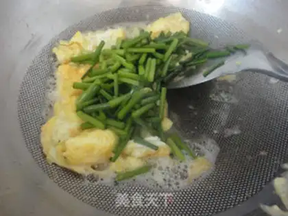 Make Scrambled eggs step 5