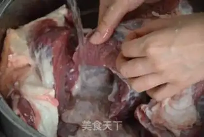 Make Lanzhou beef noodles step 1