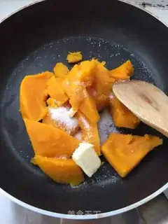Make Pumpkin mud, bread step 1
