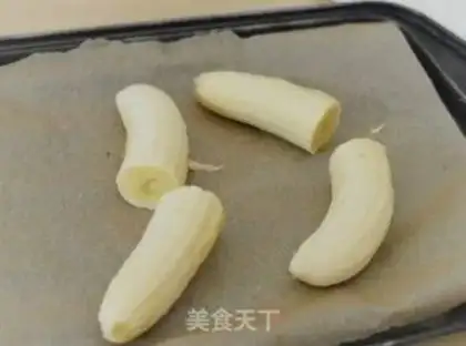 Make Cracker chocolate banana popsicle step 0