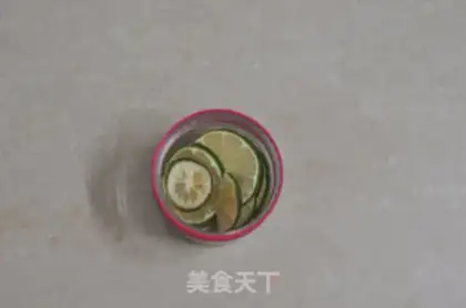 Make Ice and green lemon juice step 2