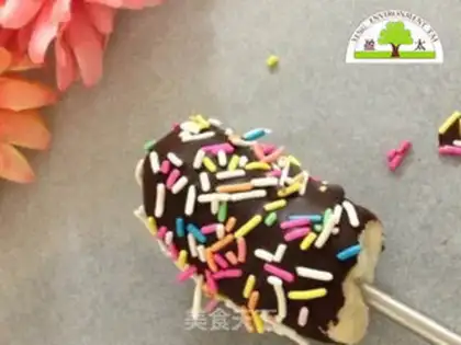 Make Cracker chocolate banana popsicle step 9