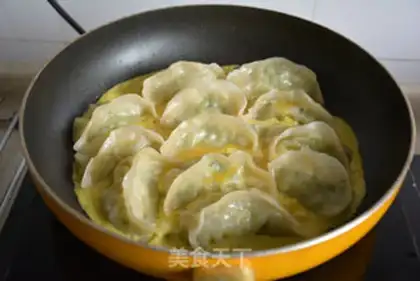 Make Eggskin dumplings step 7