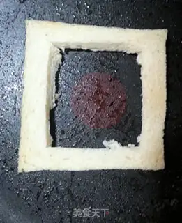 Make Cheese ham and eggs sandwich step 3