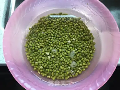 Make Fresh green bean saloon step 1