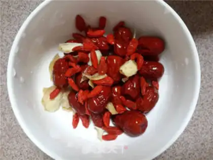 Make Silver ear soup step 1