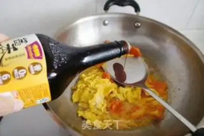Make Tomato fried eggs step 6