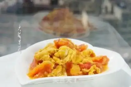 Make Tomato fried eggs step 7