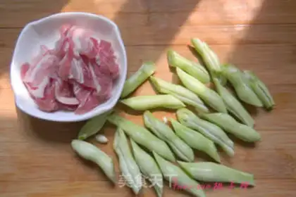 Make Five flowers and lentils step 1